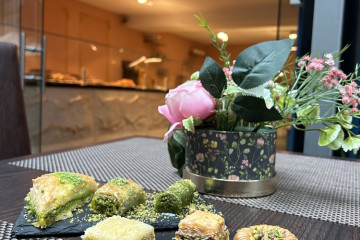 Yammo Eingang  - © (c) LLOYD PASSAGE