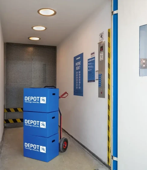 lastenfahrstuhl selfstorage depot76