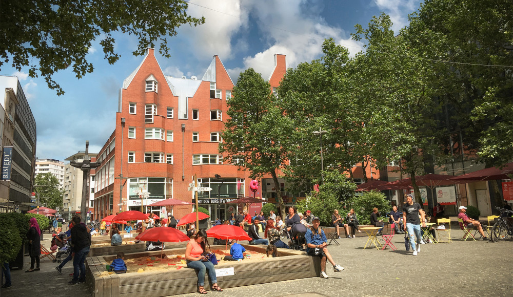 © Ansgarikirchhof by CityInitiative Bremen Werbung e.V. | Ansgarikirchhof | sandboxes in summer